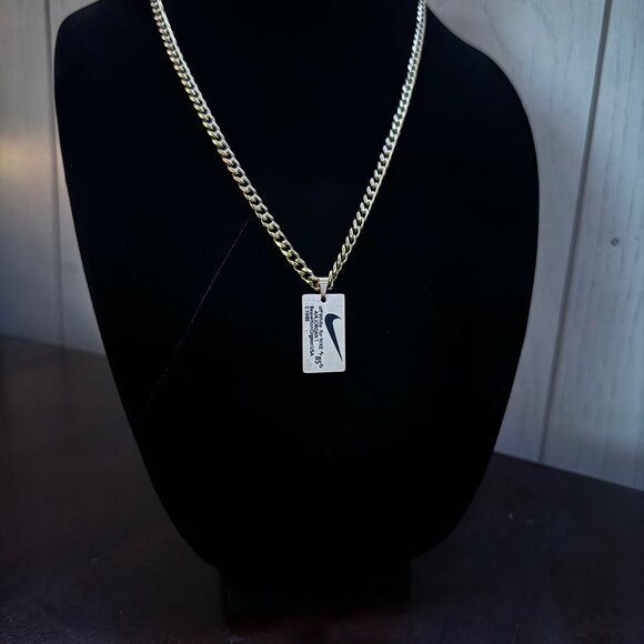 NIKE Dog Tag Pendant Chain Necklace - Gold Plated - 5mm Cuban 20" Chain - Picture 4 of 4